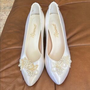 Elegant White Satin Women's Shoes